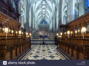 the-choir-or-quire-of-bristol-cathedral-with-its-medieval-choir-stalls-F89646